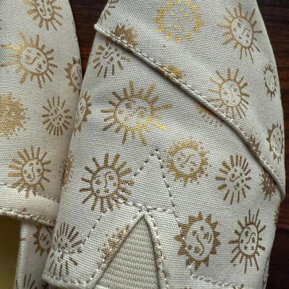 TOMS *LIMITED EDITION* Women's Sunburst White and Gold Alpargatas - Picture 2 of 4